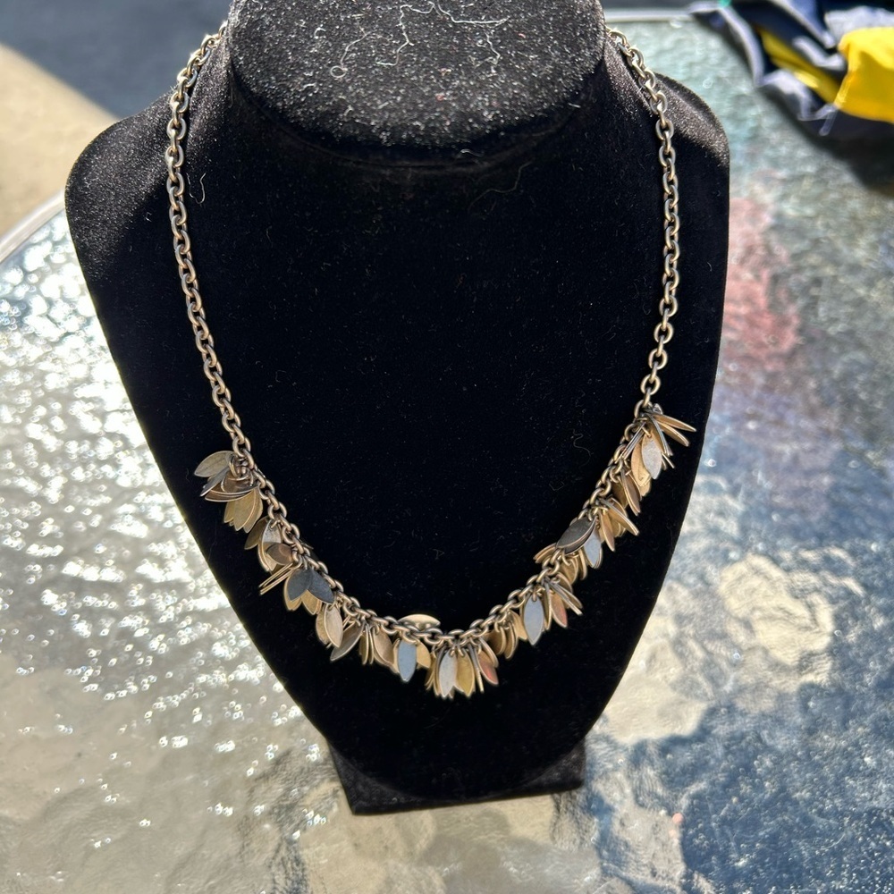 Vintage J. Crew Antiqued Gold Dangling Leaf Design Cluster Clasp Necklace 18”